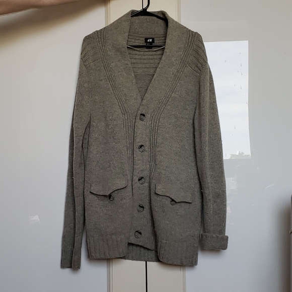 H&M Warm Gray Cardigan  size: M-L - Picture 1 of 2